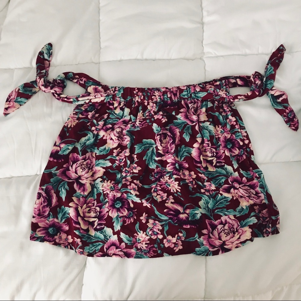 🌺American Eagle tie up off the shoulder top🌺
